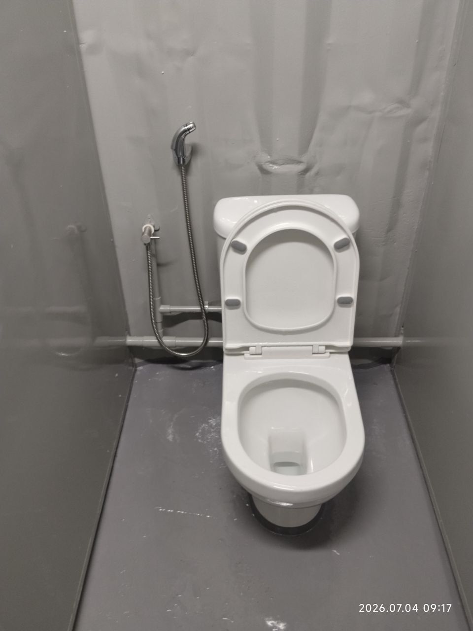 Why Our Economy Toilet Container Outperforms the Standard Container Toilet