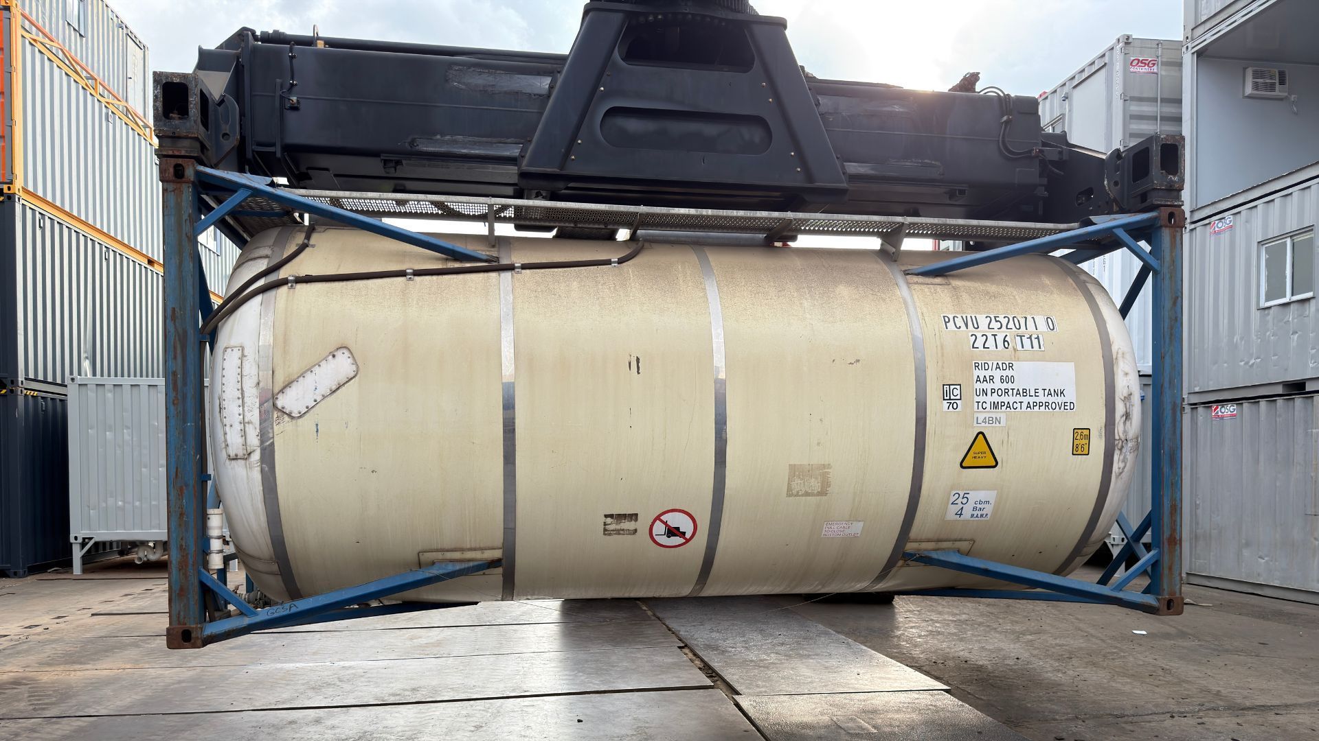 Comparing ISO Tank and Container Costs