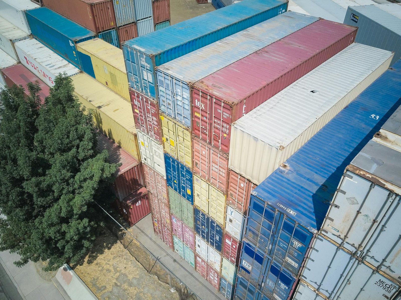 Why Shipping Containers in Melbourne Are the New Must-Have Investment