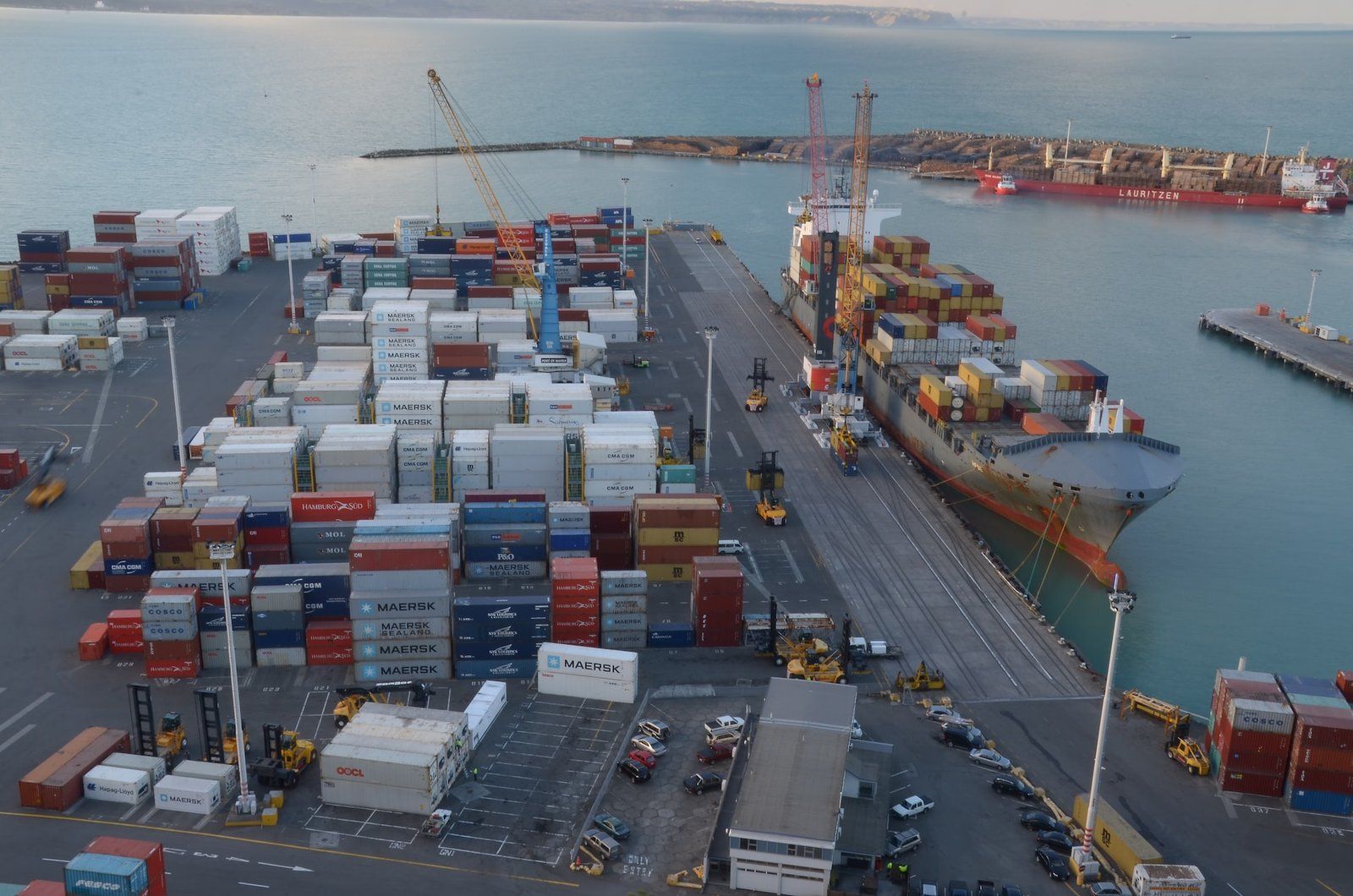 How to Purchase a New Shipping Container in Wellington?