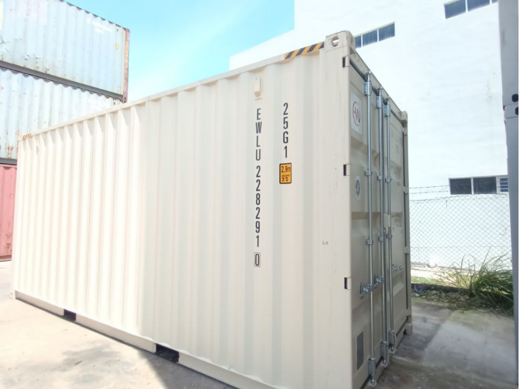 Transforming Shipping Containers into Mobile Retail Spaces